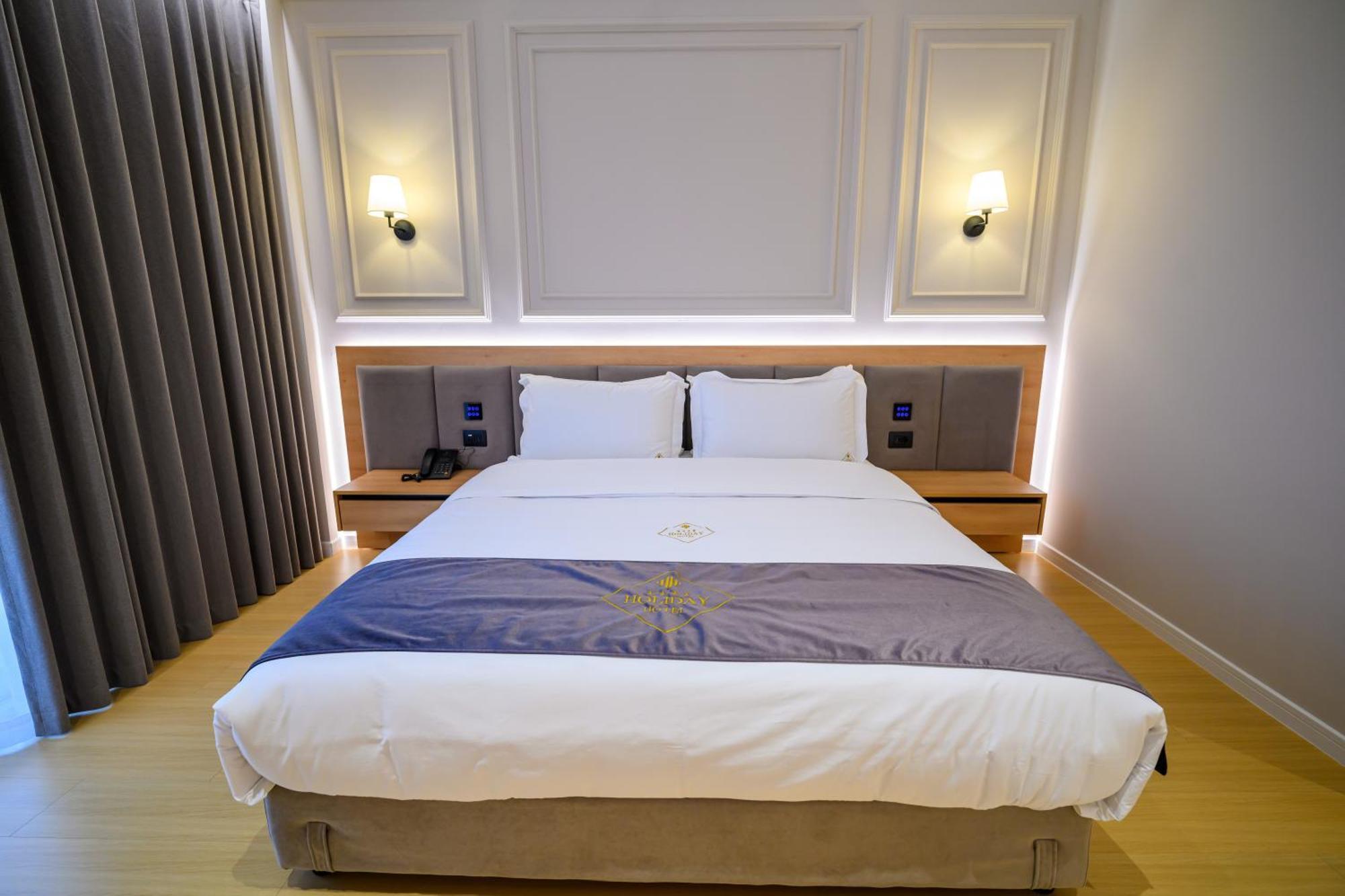 Holiday Hotel Tirana Esterno foto
